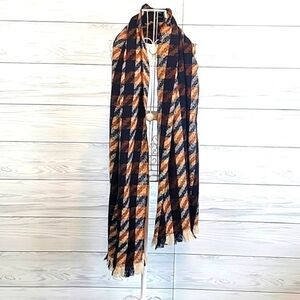 Pretty Persuasions scarf with fringe houndstooth plaid multicolored